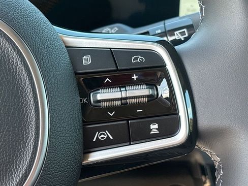 New 2026 Kia Carnival EX FWD image 20