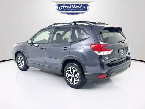 Used 2019 Subaru Forester Premium w/ All-Weather Package image 4
