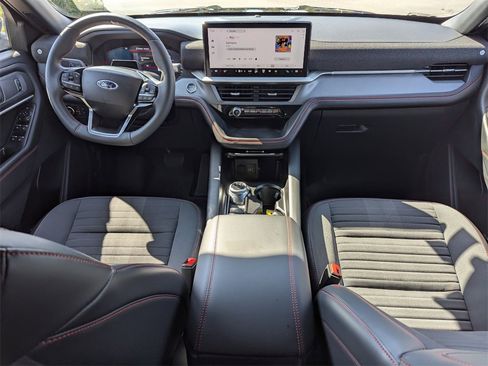 Used 2025 Ford Explorer ST-Line w/ ST-Line Street Pack image 25