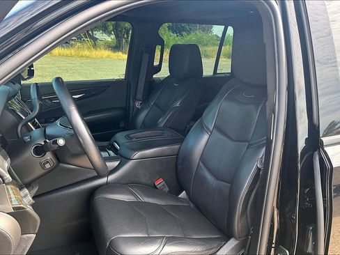 Used 2019 Cadillac Escalade Platinum AWD/4WD image 9