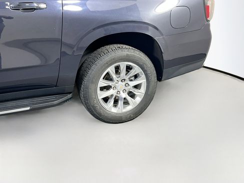 Used 2023 Chevrolet Suburban Premier w/ Advanced Technology Package image 31