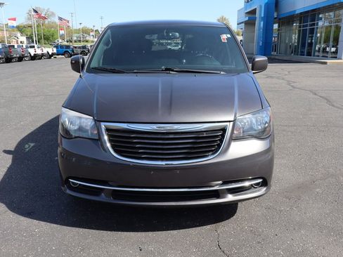 Used 2015 Chrysler Town & Country S w/ Driver Convenience Group FWD image 34
