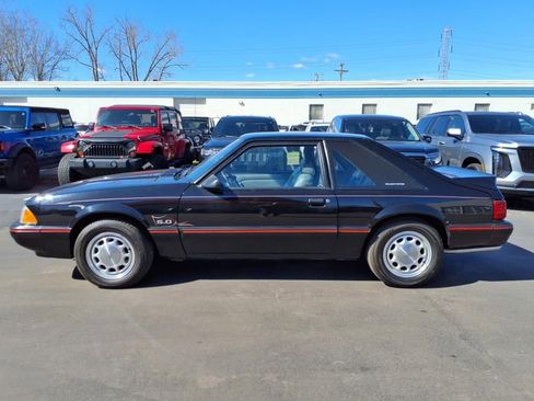 Used 1988 Ford Mustang LX RWD image 2