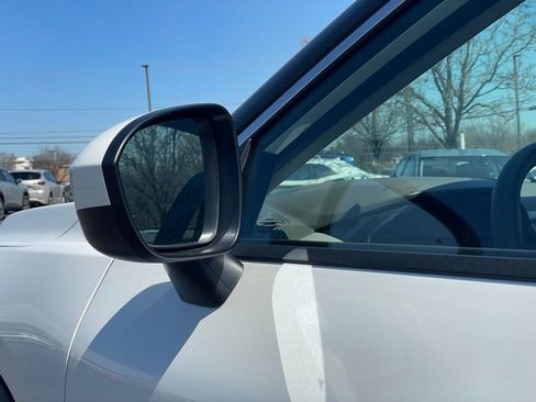 Certified 2024 Nissan Rogue SV AWD/4WD image 30