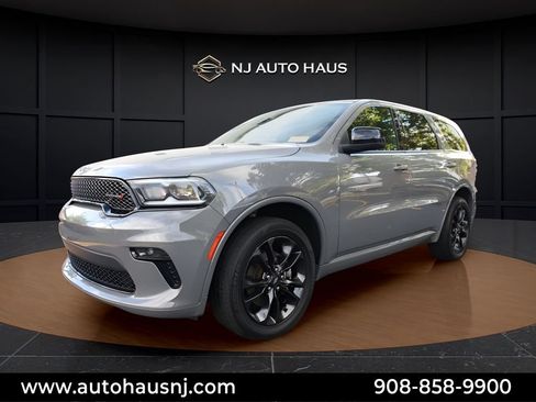Used 2022 Dodge Durango SXT w/ Blacktop Package AWD/4WD image 3