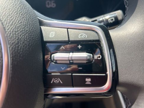 Used 2026 Kia Carnival FWD image 21