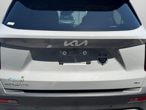 Certified 2023 Kia Sorento X-Line EX AWD/4WD image 44