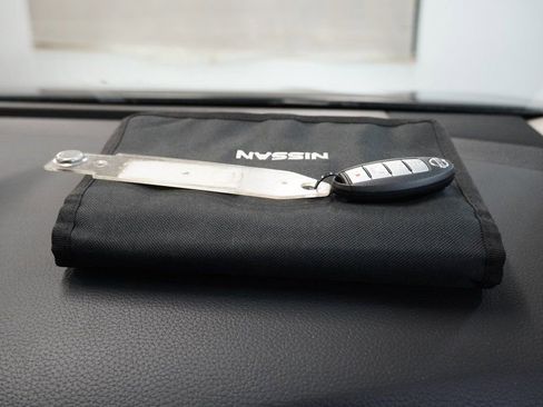 Used 2016 Nissan Rogue SL w/ SL Premium Package image 38