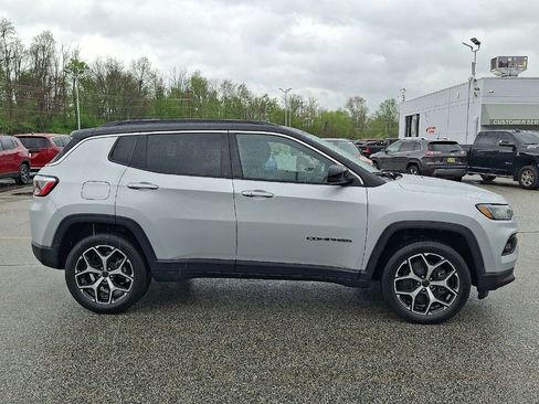 Certified 2025 Jeep Compass Limited AWD/4WD image 26