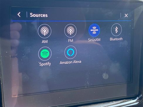 Used 2022 Chevrolet Traverse LT image 35