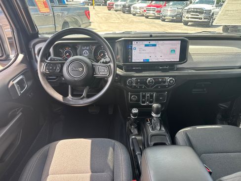 Used 2025 Jeep Wrangler Unlimited Sport AWD/4WD image 8