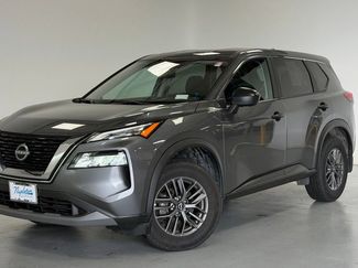 Used 2023 Nissan Rogue S video 1
