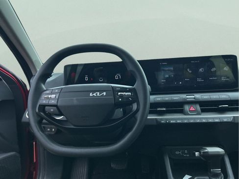 Used 2025 Kia K4 FWD image 12