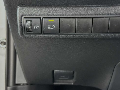 Used 2023 Toyota Corolla LE FWD image 10