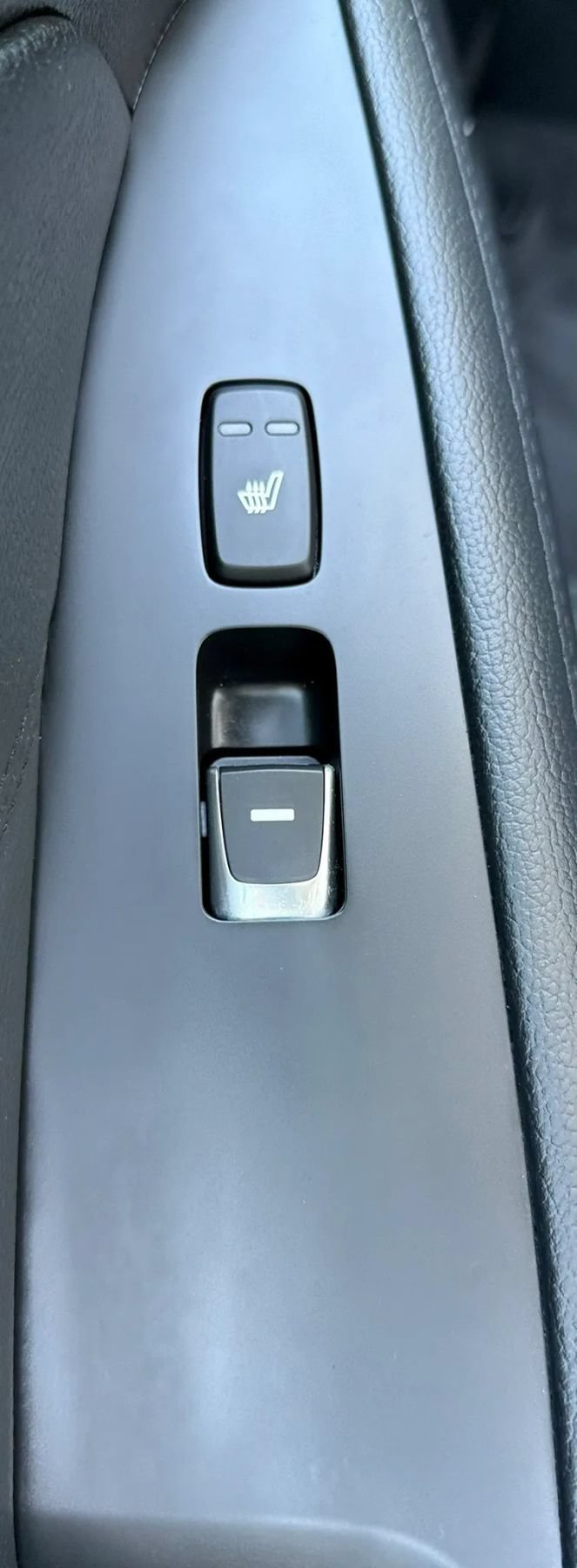 Used 2015 Kia Cadenza Premium w/ Luxury Package FWD image 31
