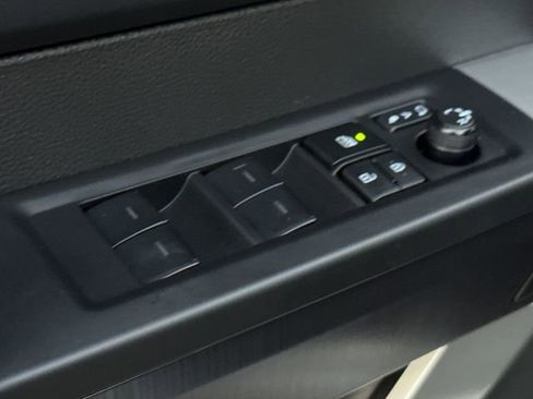Used 2025 Toyota Tundra Platinum AWD/4WD image 21