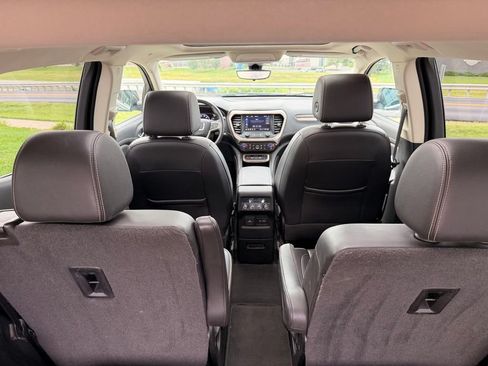 Used 2021 GMC Acadia Denali w/ Denali Technology Package FWD image 37