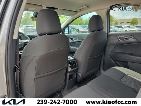 Used 2025 Kia Sportage LX AWD/4WD image 13