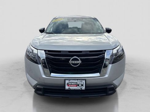 Used 2024 Nissan Pathfinder S AWD/4WD image 8