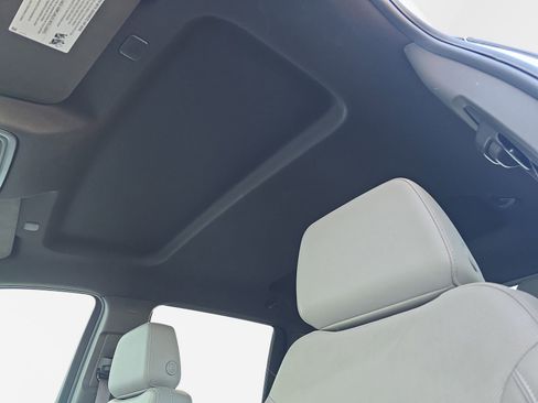 Used 2025 Chevrolet Silverado 2500 LTZ w/ LTZ Convenience Package image 32