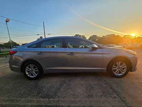 Used 2016 Hyundai Sonata SE FWD image 13
