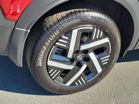 New 2026 Nissan Kicks SV w/ Illumination Package FWD image 3
