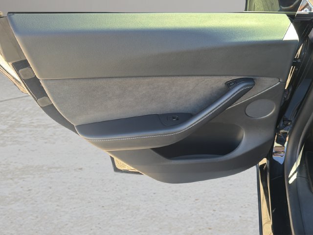 Used 2021 Tesla Model Y Long Range AWD/4WD image 14