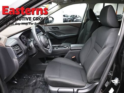 Used 2023 Nissan Rogue S AWD/4WD image 14