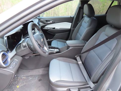 New 2026 Chevrolet Trax LT w/ Driver Confidence Package FWD image 18