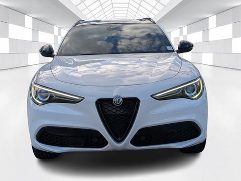 Used 2023 Alfa Romeo Stelvio Veloce AWD/4WD image 2