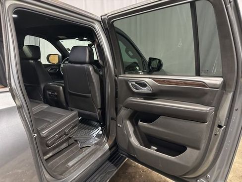 Used 2021 Chevrolet Suburban LT AWD/4WD image 30