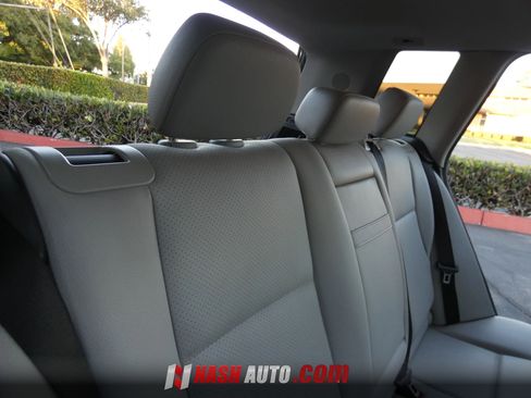 Used 2013 Mercedes-Benz GLK 350 4MATIC image 34