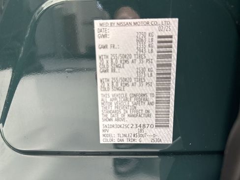 Used 2025 Nissan Pathfinder Platinum image 12