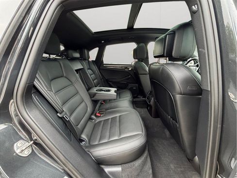 Used 2022 Porsche Macan S AWD/4WD image 45