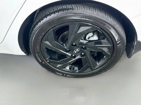 Certified 2026 Hyundai Elantra Sport FWD image 29