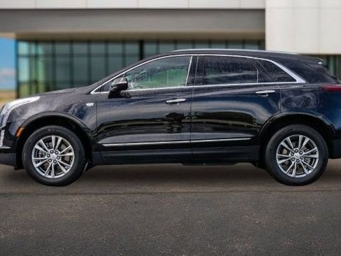 Used 2022 Cadillac XT5 Premium Luxury FWD image 2