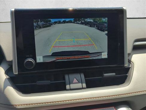 Used 2025 Toyota RAV4 XLE image 20