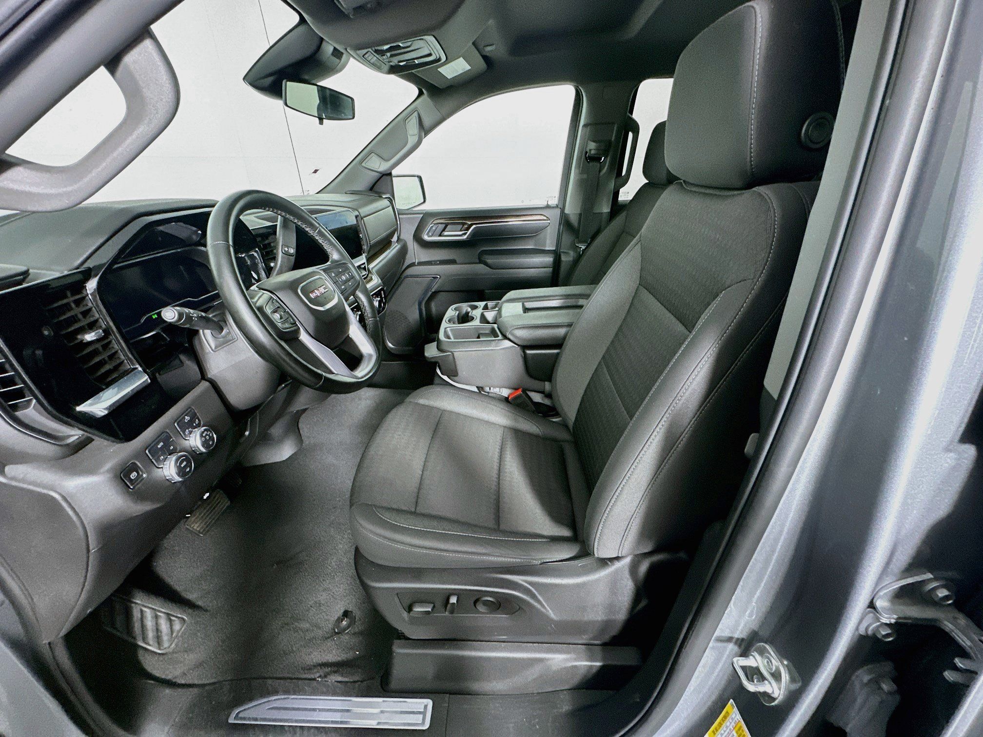 Used 2025 GMC Sierra 1500 Elevation AWD/4WD image 13