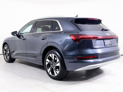 Used 2022 Audi e-tron Premium Plus image 3