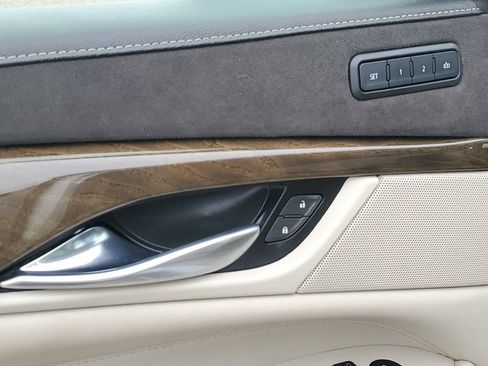 Used 2020 Cadillac Escalade 4WD image 25