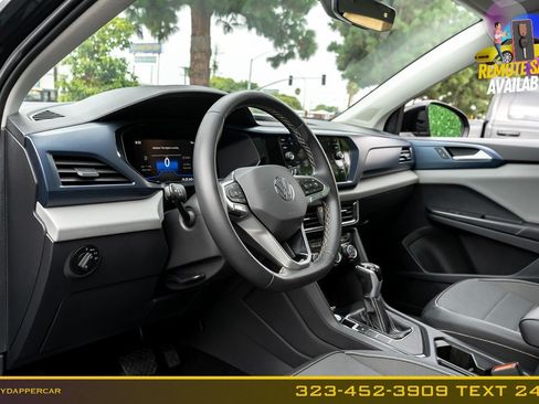 Used 2023 Volkswagen Taos SE w/ Panoramic Sunroof Package FWD image 10