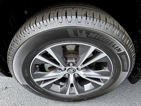 Used 2019 Toyota Highlander Plus image 19