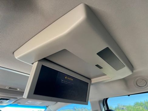 Used 2017 Toyota Sienna SE Premium FWD image 29