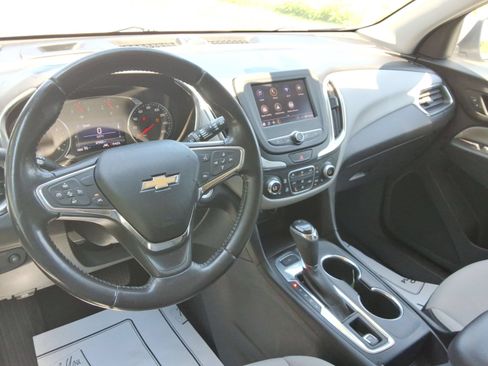Used 2020 Chevrolet Equinox LT w/ Driver Convenience Package AWD/4WD image 12
