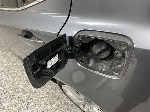 Used 2016 Lexus IS 200t image 13