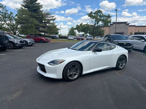 Used 2024 Nissan Z Sport w/ Floor Mat Package RWD image 3