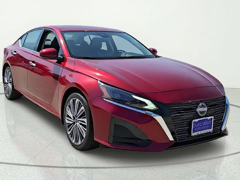 Certified 2025 Nissan Altima 2.5 SL FWD image 1