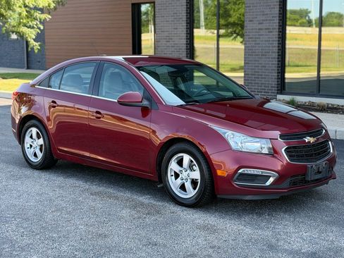 Used 2015 Chevrolet Cruze LT FWD image 1