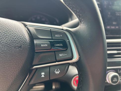 Used 2018 Honda Accord Sport image 14
