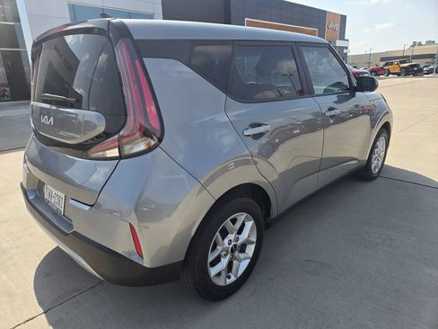 Used 2024 Kia Soul LX w/ Option Group 015 FWD image 3